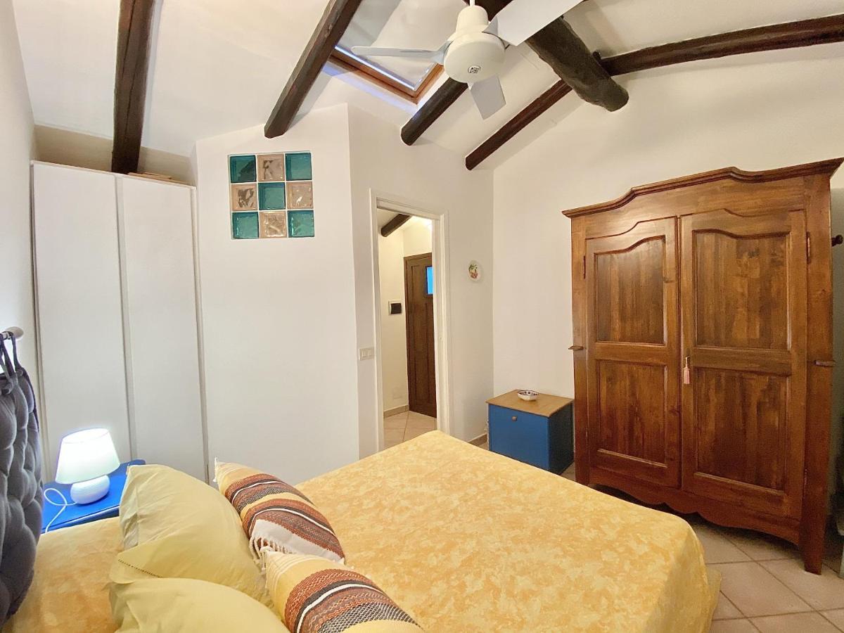 holidaycasa Gio - in centro vista mare Sperlonga Exterior foto